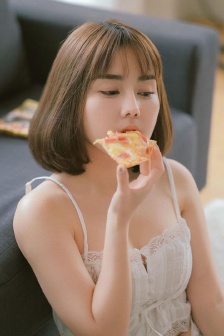妈妈的朋友2完整视频带翻译